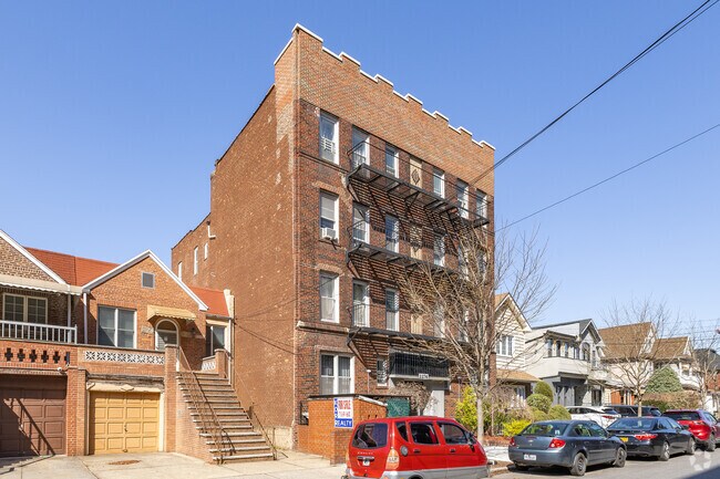 Building Photo - 2276 Homecrest Ave