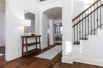 Building Photo - 29110 Davenport Dr