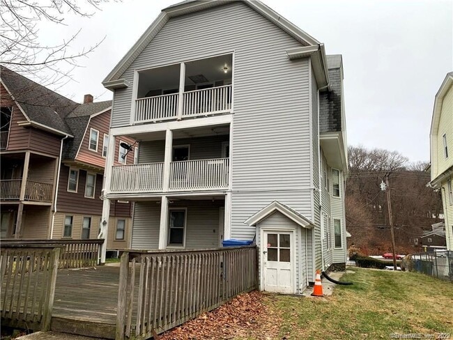 Building Photo - 225 Robbins St