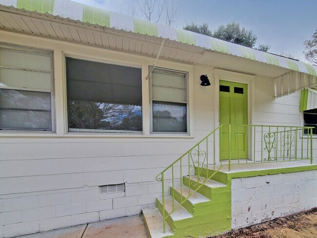 Foto del edificio - 3018 Grand Ave SW