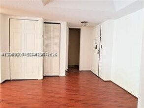 Building Photo - 3760 Inverrary Dr