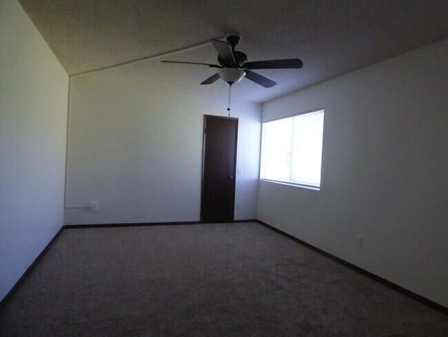 Foto del edificio - 5350 Baltimore Dr