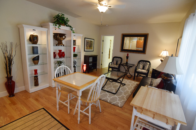 Building Photo - 23158 Lone Pine Dr