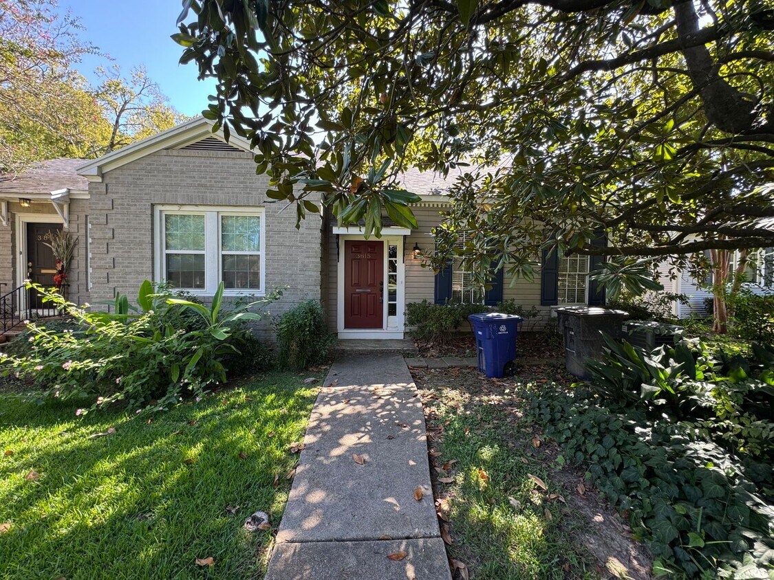 Foto principal - Two Story 2 bedroom, 2 bathroom home in So...
