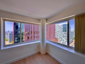 Building Photo - 12-12 Museum Way