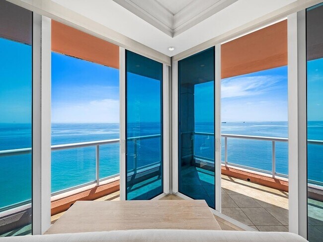 Foto del edificio - 2110 N Ocean Blvd