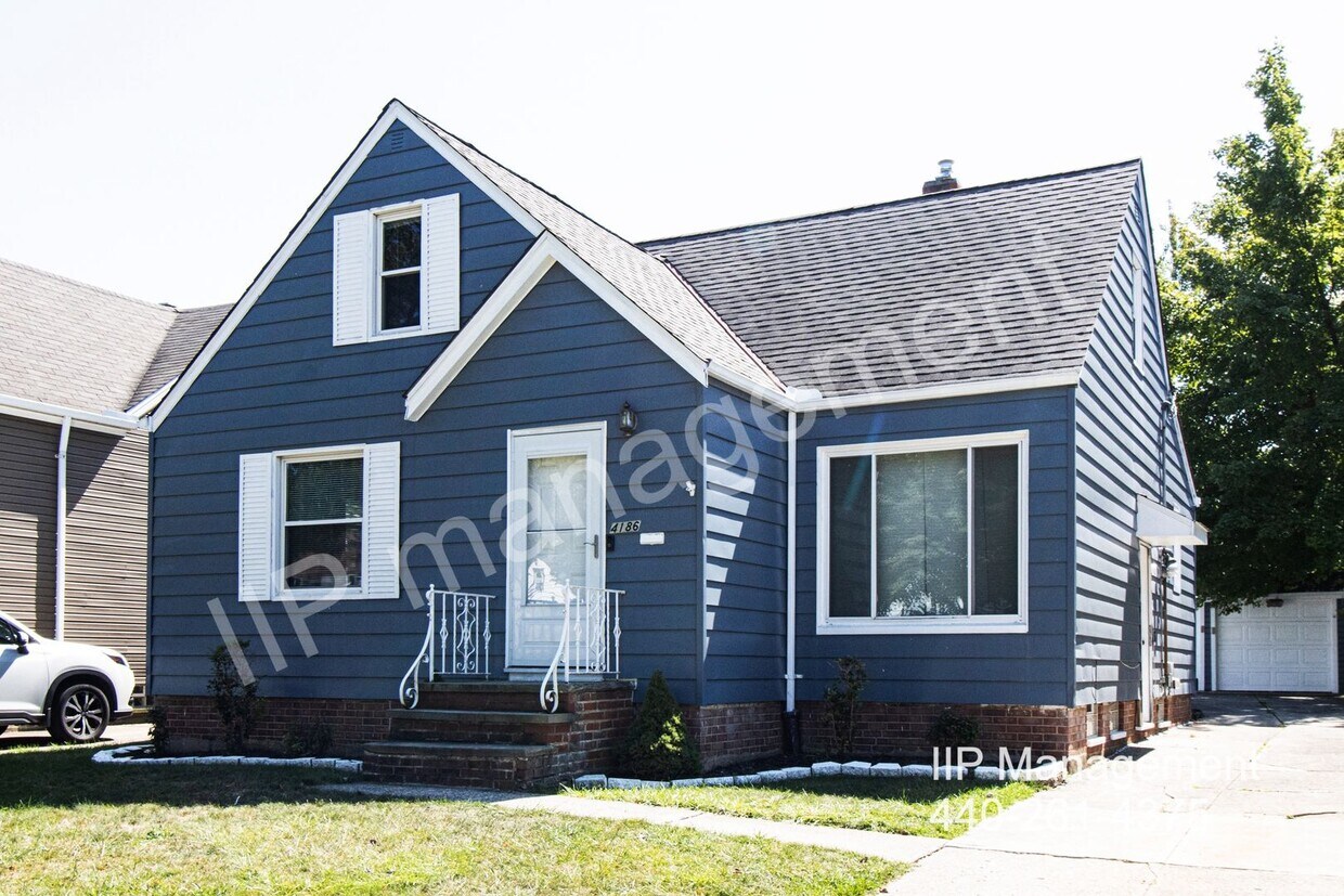 Primary Photo - Beautiful 3-Bedroom Home in Euclid Availab...