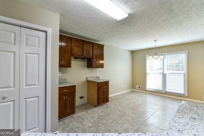 Building Photo - 130 Bloomfield Dr