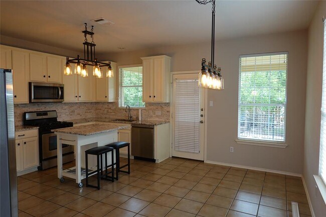 Foto del edificio - 16100 S Great Oaks Dr