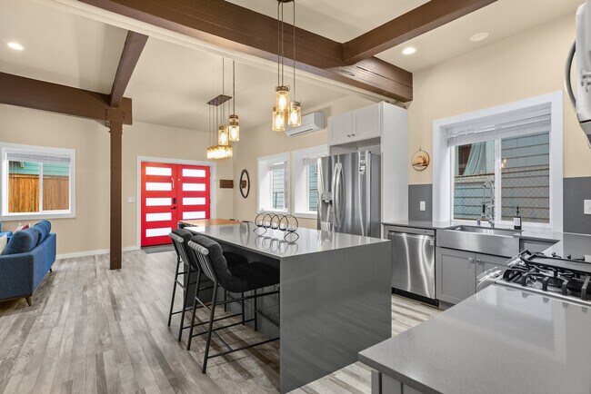 Foto del edificio - 917A 17th Ave