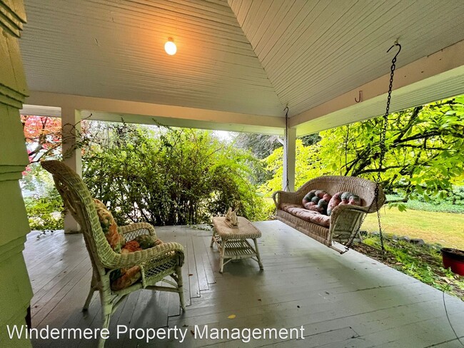 Building Photo - 4 br, 2.5 bath House - 515 FERNCLIFF AVE NE