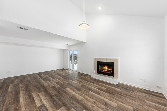 Building Photo - 1420 Berta Dr