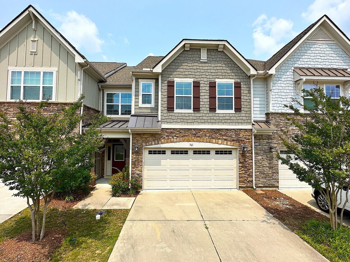 Primary Photo - Like New 2 Story Townhome!