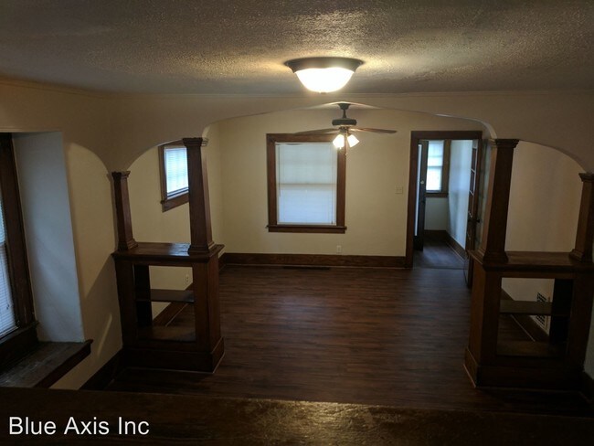 Building Photo - 420 Cedarwood Ter