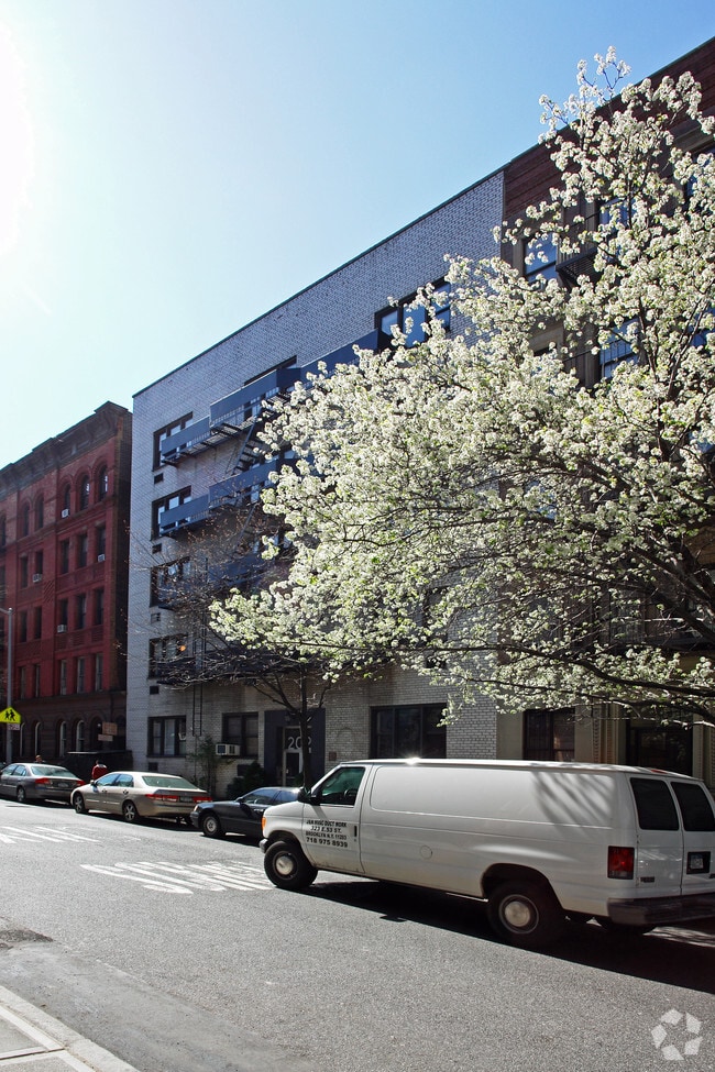 Building Photo - 202 W 82nd St