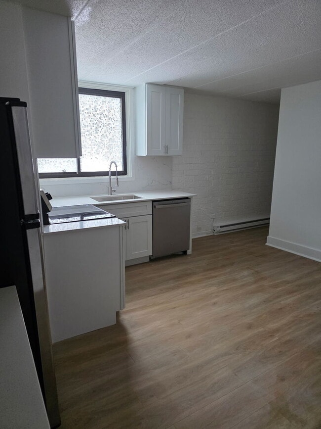 Building Photo - 2225 N Halsted St