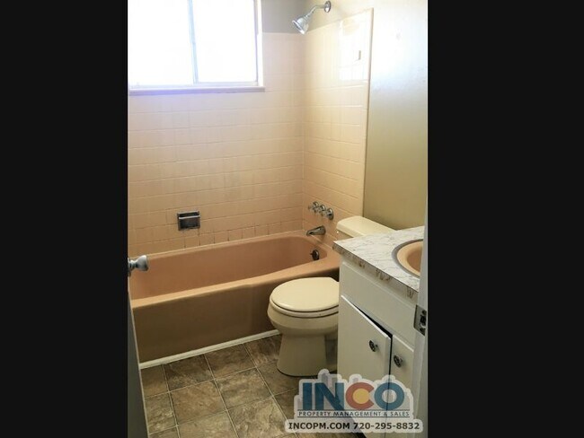 Foto del edificio - 11931 W 62nd Pl