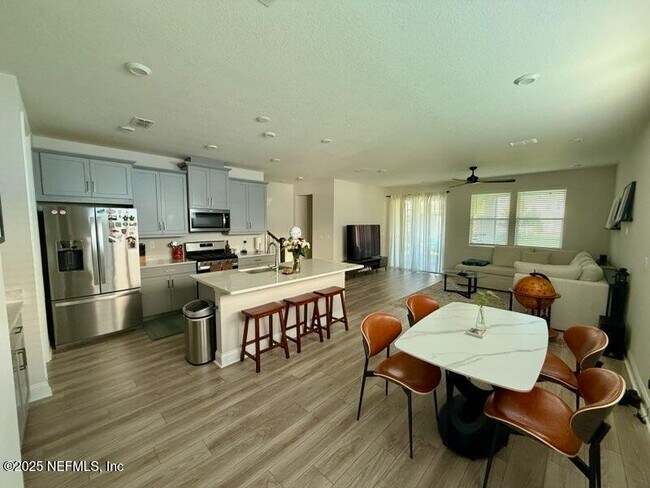 Foto del edificio - 14164 Backbarrier Rd
