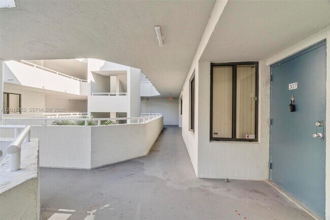 Foto del edificio - 8275 SW 152nd Ave