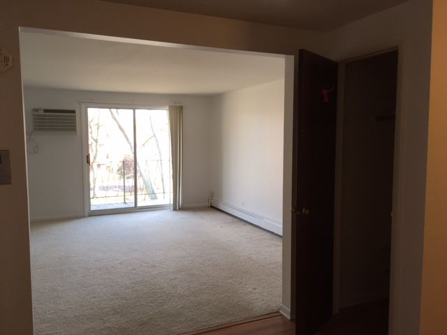 1140 S Lorraine Rd Unit 2C, Wheaton, IL 60189 - Room for Rent in ...