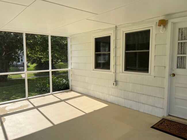 Building Photo - 25 Cascade Ter