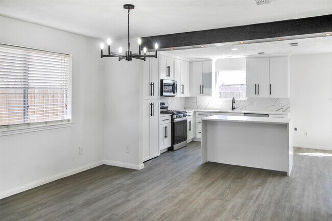 Foto del edificio - 511 Chaseway Dr