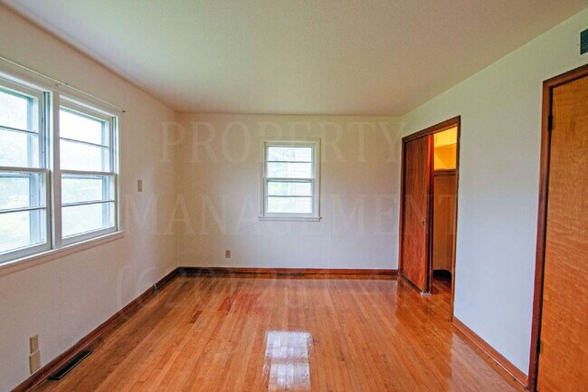Foto del edificio - 3 Bedroom 1 Bath