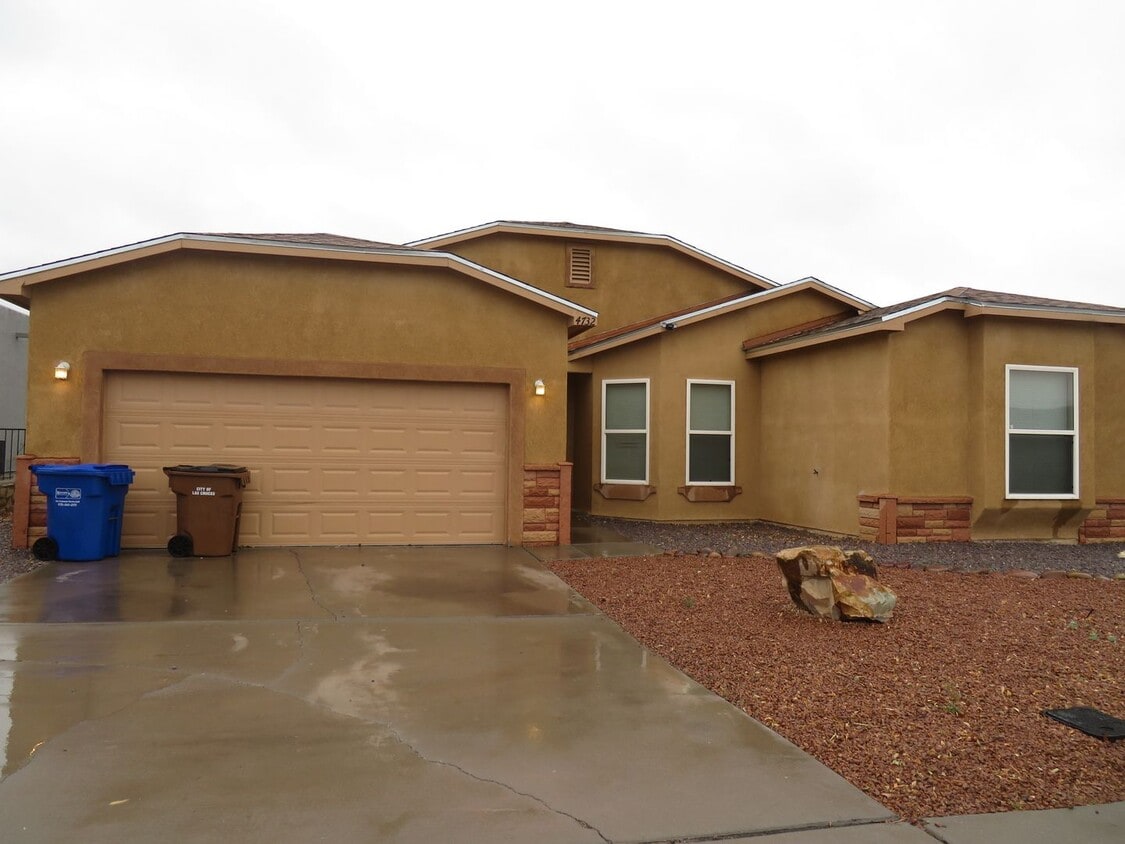 4732 Camino Dos Vidas, Las Cruces, NM 88012 House Rental in Las