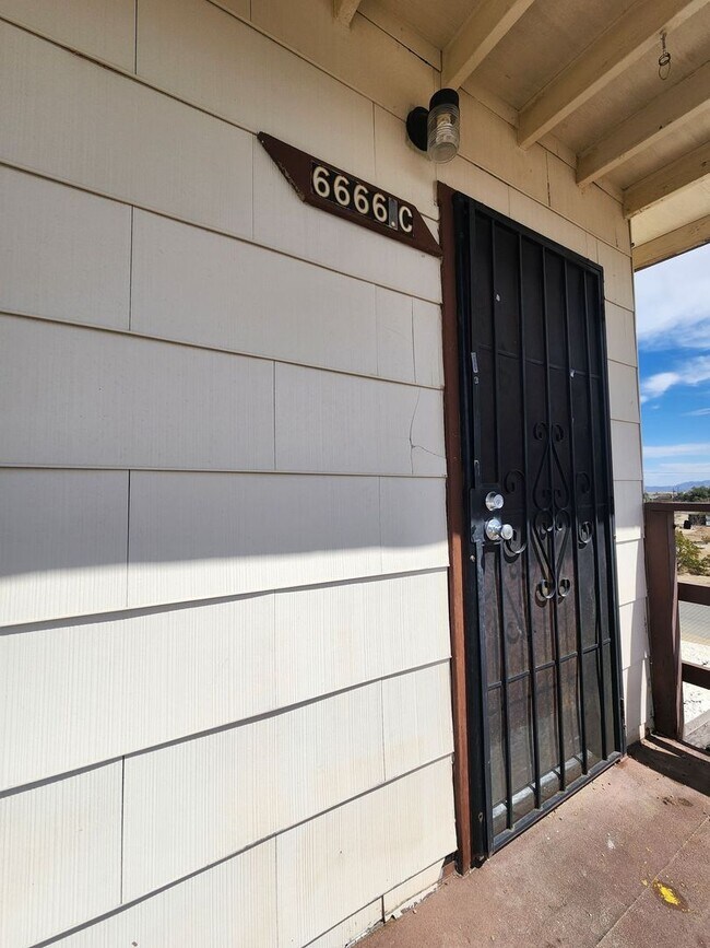 Foto del edificio - 6666 Cholla Ave
