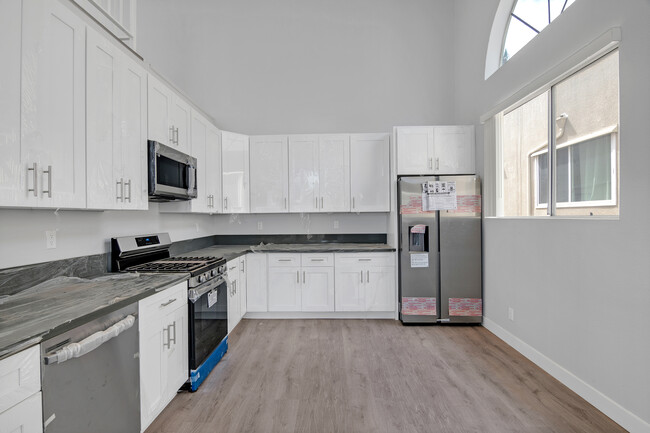 Kitchen - Goshen Luxury Apartments