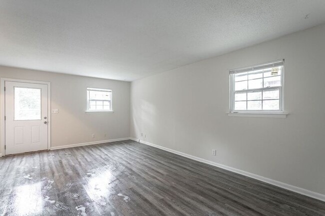 Building Photo - 2404 Briggs Ave