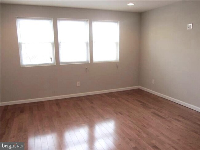 Primary Bedroom - 2138 Wharton St