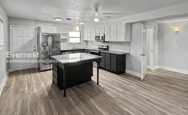 Foto del edificio - 3992 Arbor Pl Ln