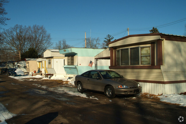 Building Photo - Woodmont Mobile Home Park