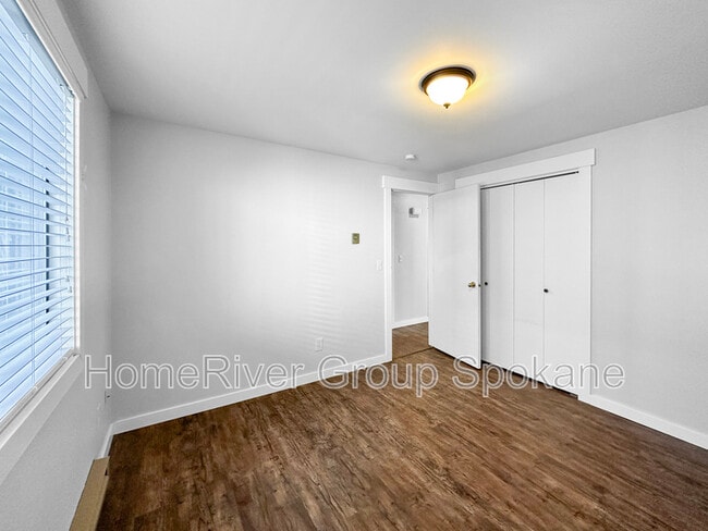 Building Photo - 1227 E 29th Ave