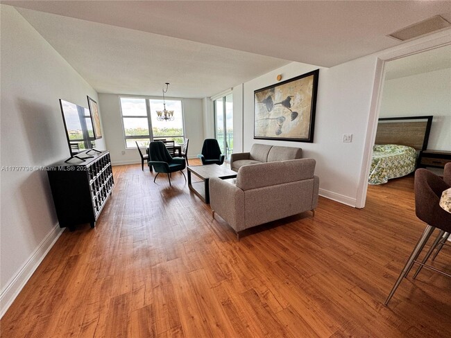Foto del edificio - 2681 N Flamingo Rd