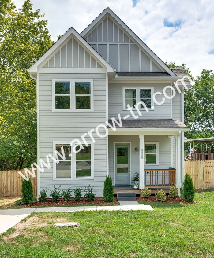 Primary Photo - Like New 3 Bedroom 3.5 Bath Home in the Do...