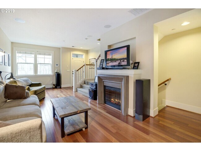 Foto del edificio - Peterkort Woods neighborhood, 2BR 2.5 BTH,...