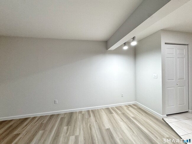 Building Photo - 22 Ferris Ave