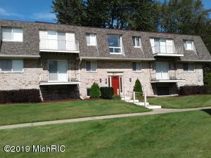 Primary Photo - 3608 Lakeshore Dr