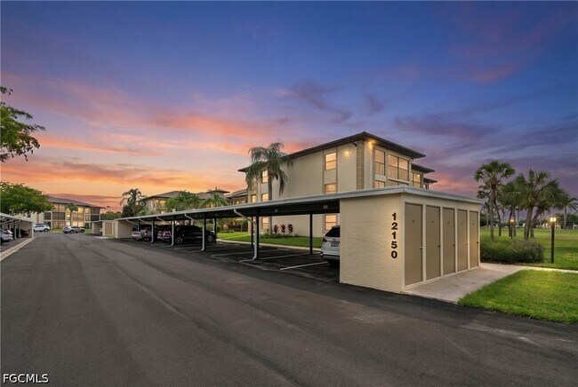 Foto del edificio - 12150 Kelly Sands Way