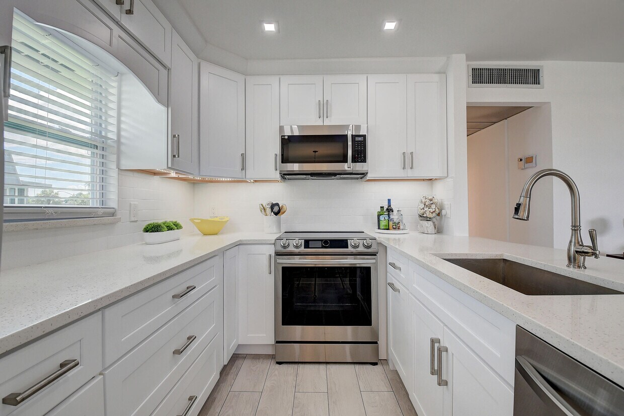 Foto principal - 461 Brittany Dr