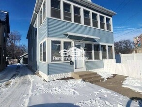 Building Photo - 912 4th St NE