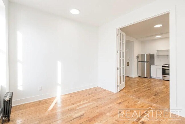 Foto del edificio - Spacious 1 BED in Bushwick
