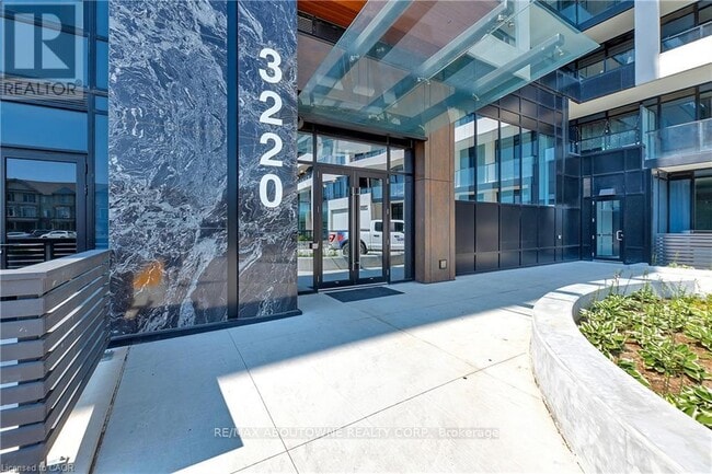Building Photo - 3220-3220 William Coltson Ave