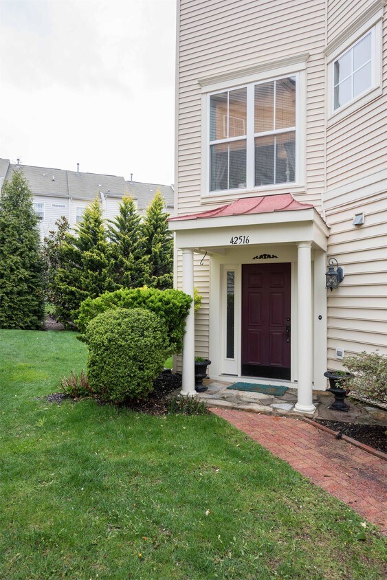 42516 Regal Wood Dr, Ashburn, VA 20148 House Rental in Ashburn, VA