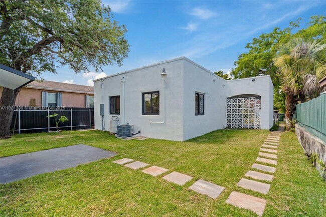 Foto del edificio - 1824 NW 47th St