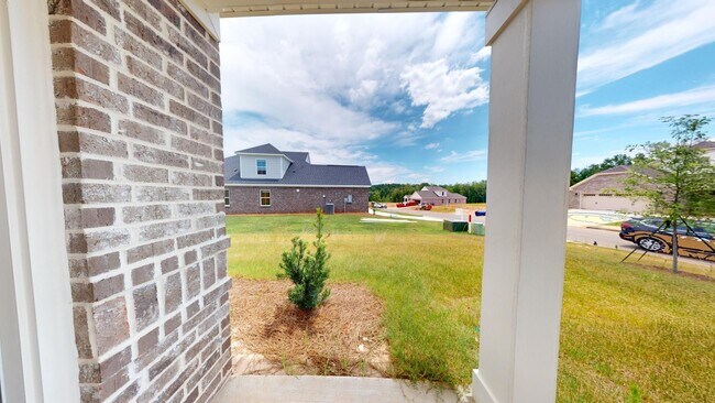 Building Photo - Oak Creek Subdivision