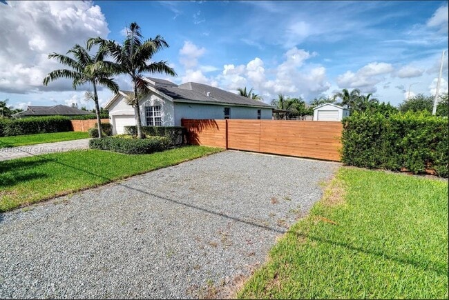 Building Photo - 30600 SW 193rd Ave
