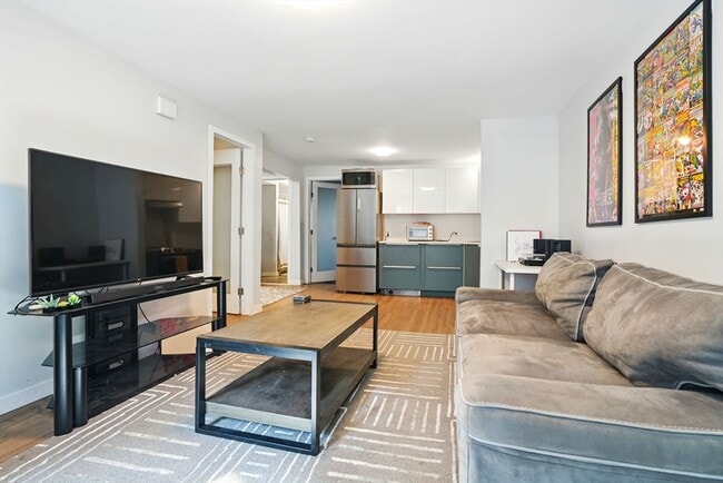 Foto del edificio - 100 E Brookline St